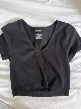 wild fable Black Ribbed V-Neck Short Sleeve Crop Top